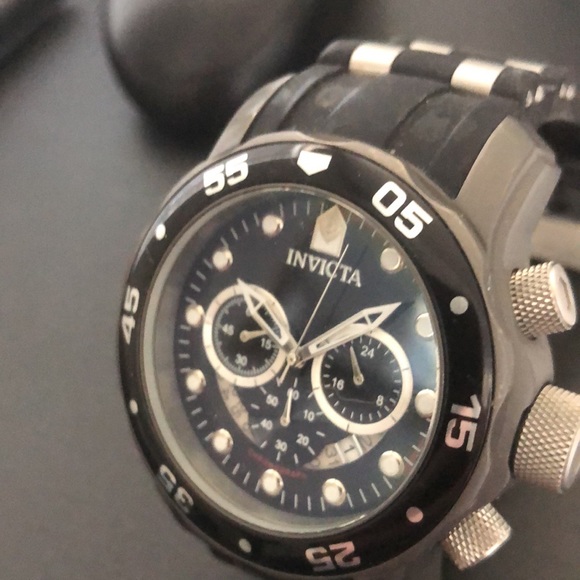 Invicta titanium watch - Picture 2 of 3